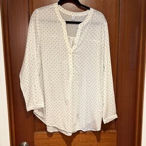 XL NWT White and Black Polka Dot Blouse